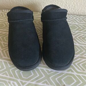 Size 8 Black Uggs. Used 3 times